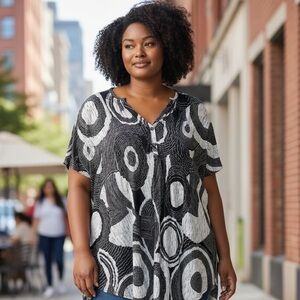 Simply Aster 3x Black and White Tunic Top